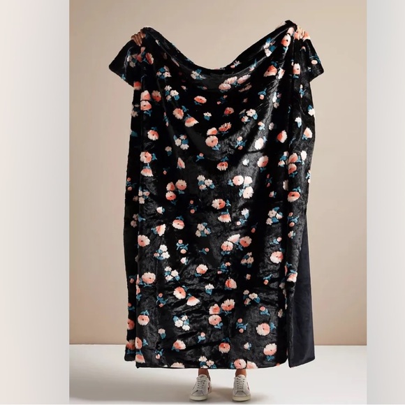 SALE✅ Anthropologie Set (Plush Blanket and Pillow ) - Picture 2 of 4